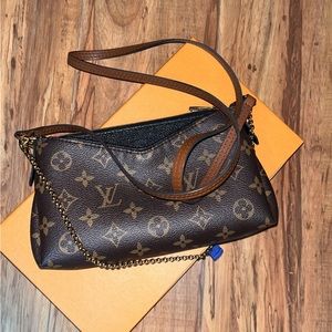 Louis Vuitton Pallas clutch with strap